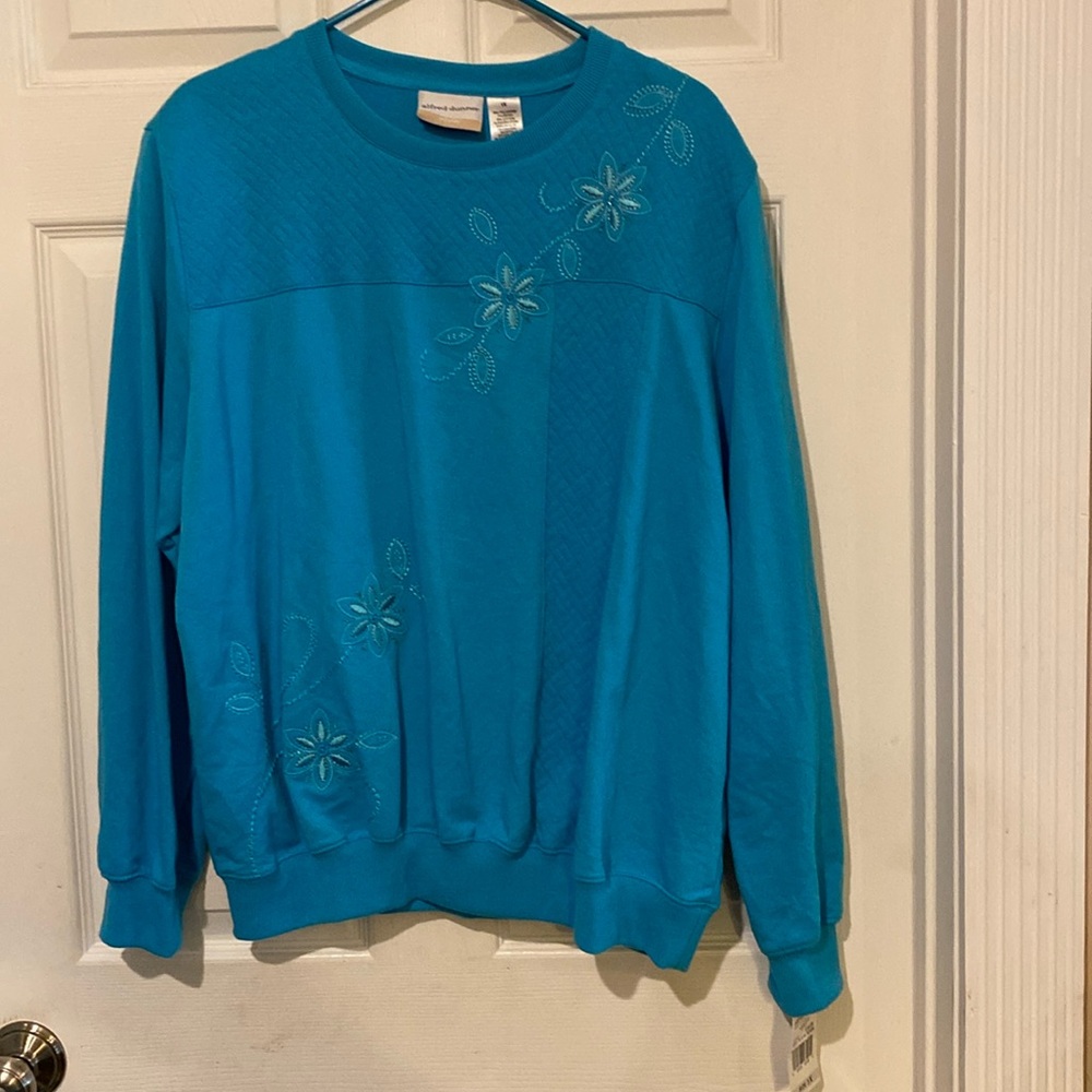 Alfred Dunner blue sweatshirt
